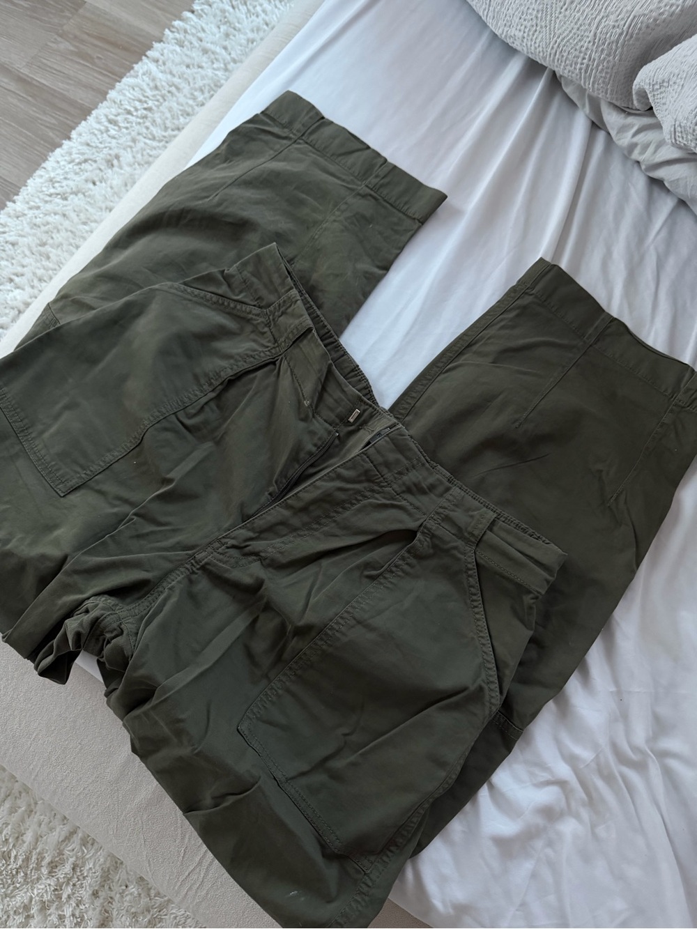 Abercrombie & Fitch Olive Green Women's Cargo Pants - Picture 2 of 2
